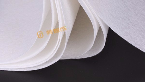 東莞針刺無(wú)紡布廠(chǎng)-聘請(qǐng)20年師傅把控品質(zhì)