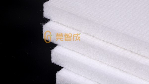 要想沙發更舒適，填充還需樹脂棉